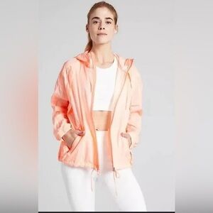 Athleta Women's Expedition Hike Shell Windbreaker in Charged Peach Size M